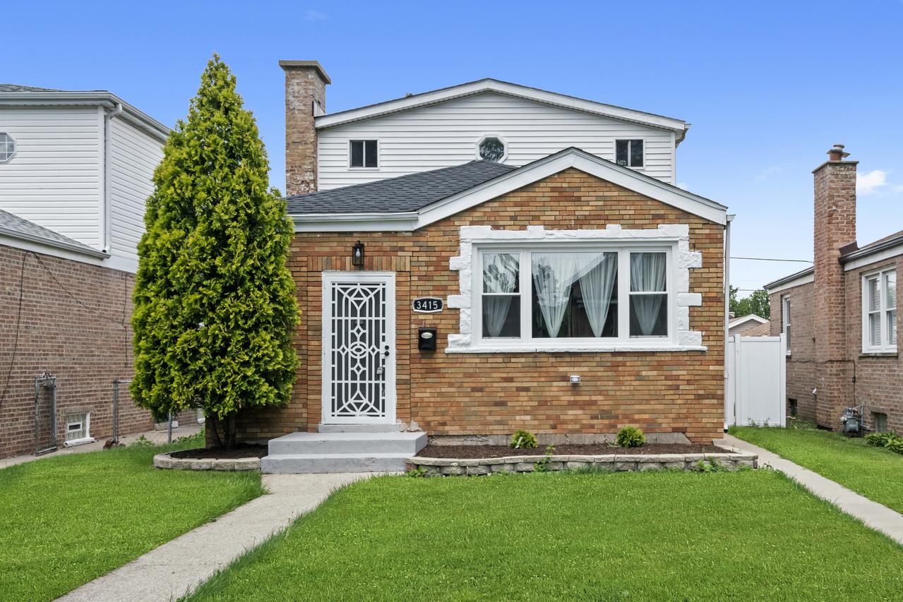 3415 Adams St., Bellwood, IL 60104