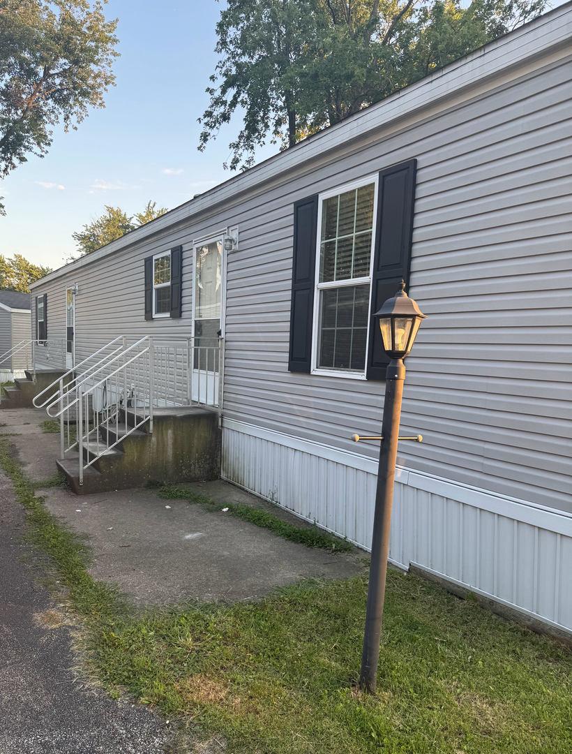 238 Dewey St., Urbana, IL 61802