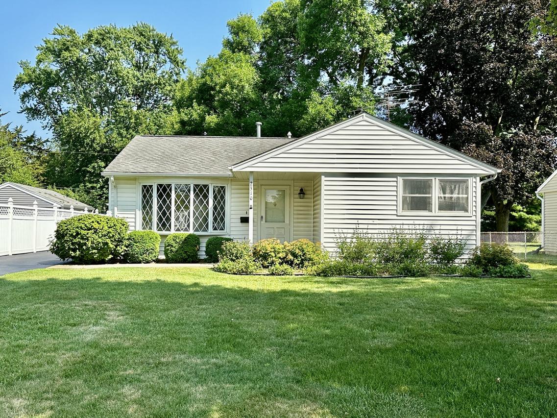2310 Bluebird Ln., Rolling Meadows, IL 60008