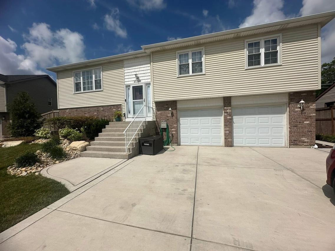 20242 S Rosewood Ct., Frankfort, IL 60423