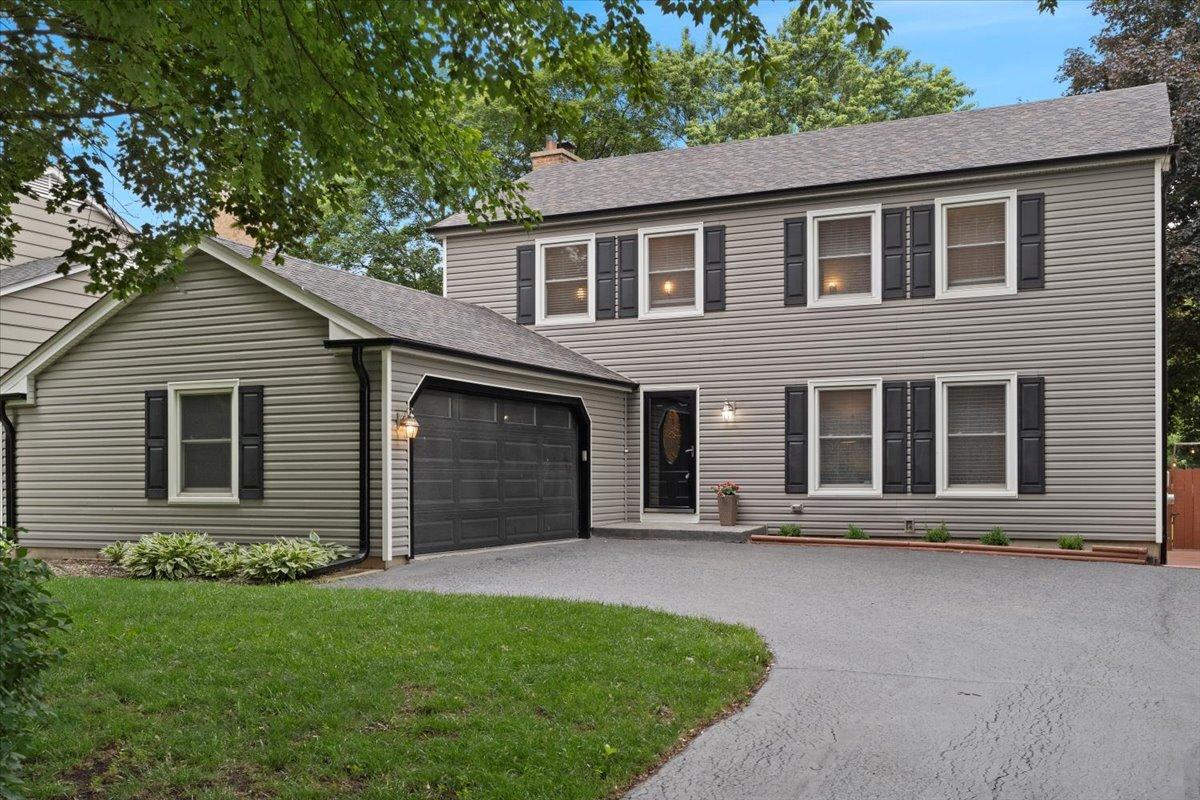 308 Eastern Ave., Barrington, IL 60010