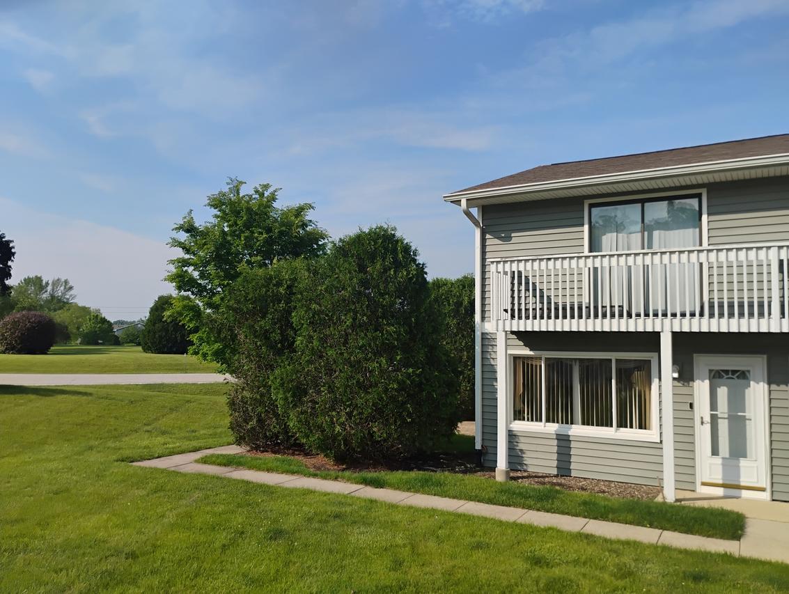 17429 W Chestnut Ln., Gurnee, IL 60031