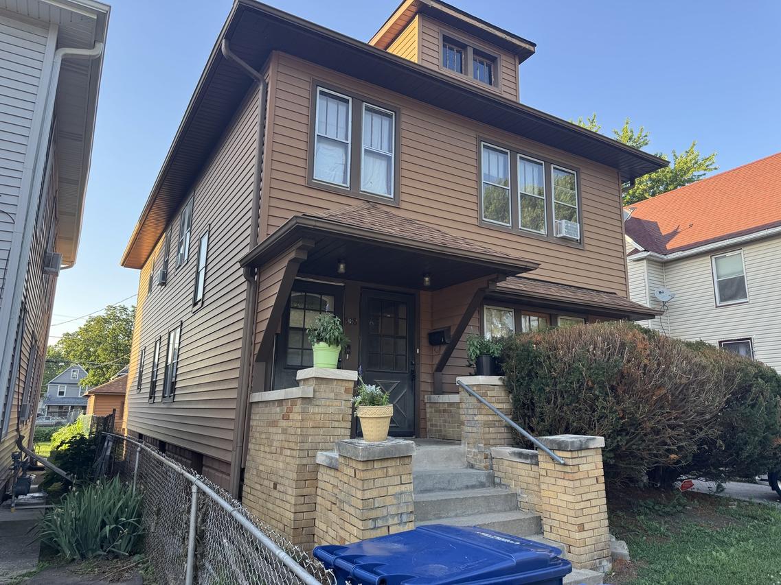 538 May St., Waukegan, IL 60085