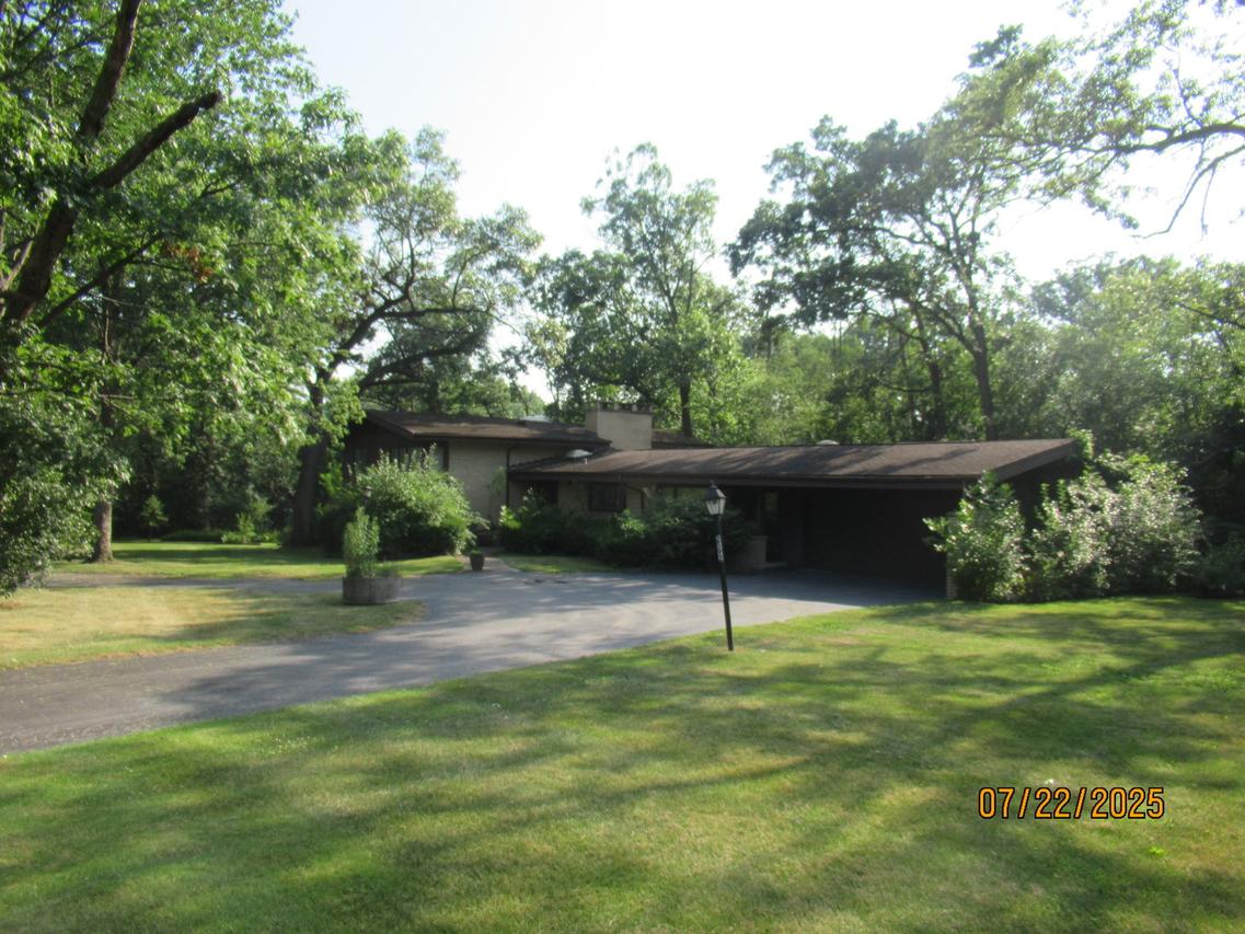 2592 Oakwood Dr., Olympia Fields, IL 60461
