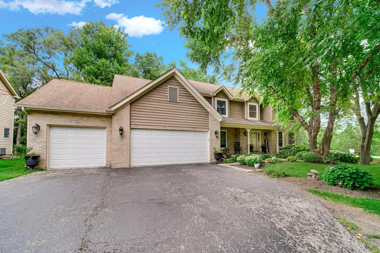 640 Silver Berry Dr., Crystal Lake, IL 60014
