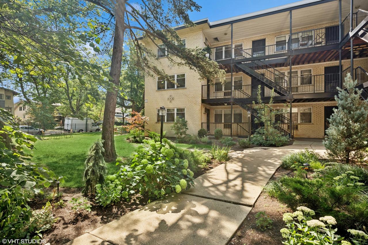 4258 N Greenview Ave. #3B, Chicago, IL 60613