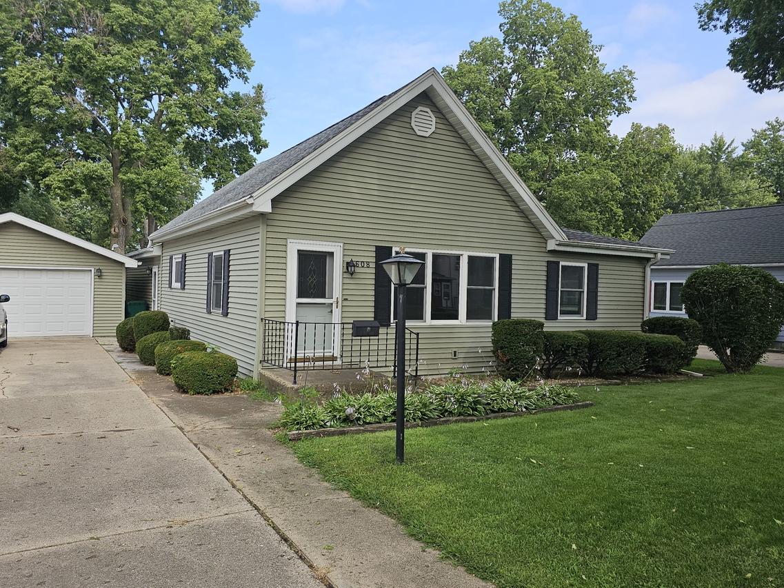 608 10th Ave., Rock Falls, IL 61071