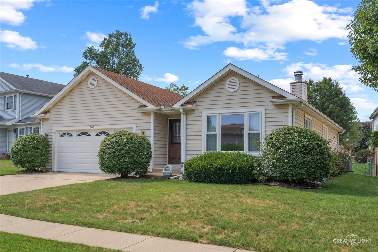 1200 Downing Dr., Hoffman Estates, IL 60192