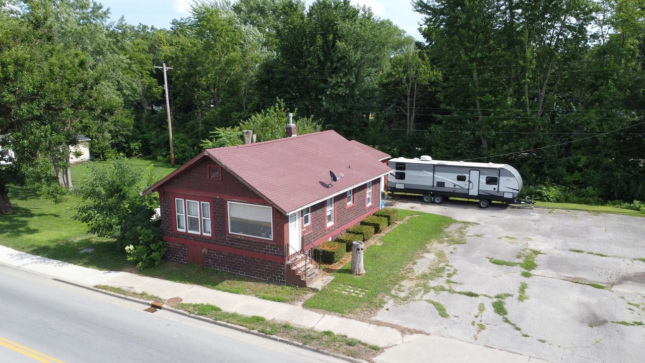 441 E Walnut St., Watseka, IL 60970