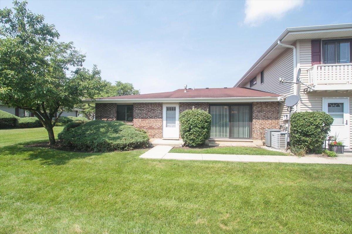 1319 Forestdale Ct., Schaumburg, IL 60193