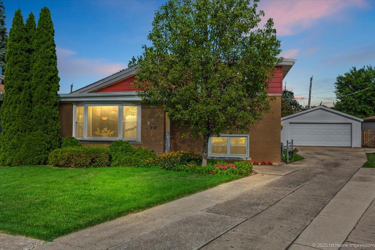 9744 S Utica Ave., Evergreen Park, IL 60805