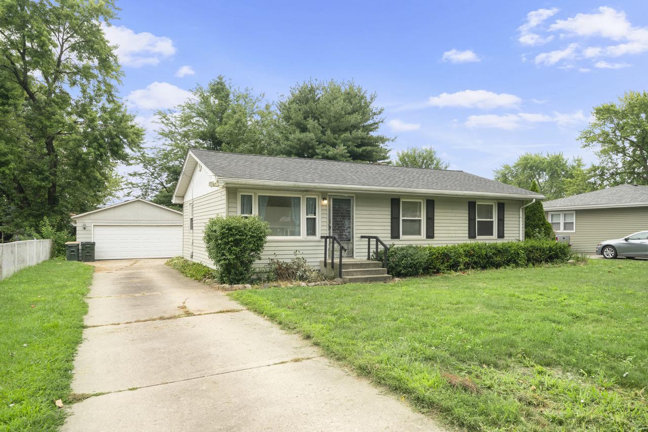 1922 Kevin Dr., Montgomery, IL 60538