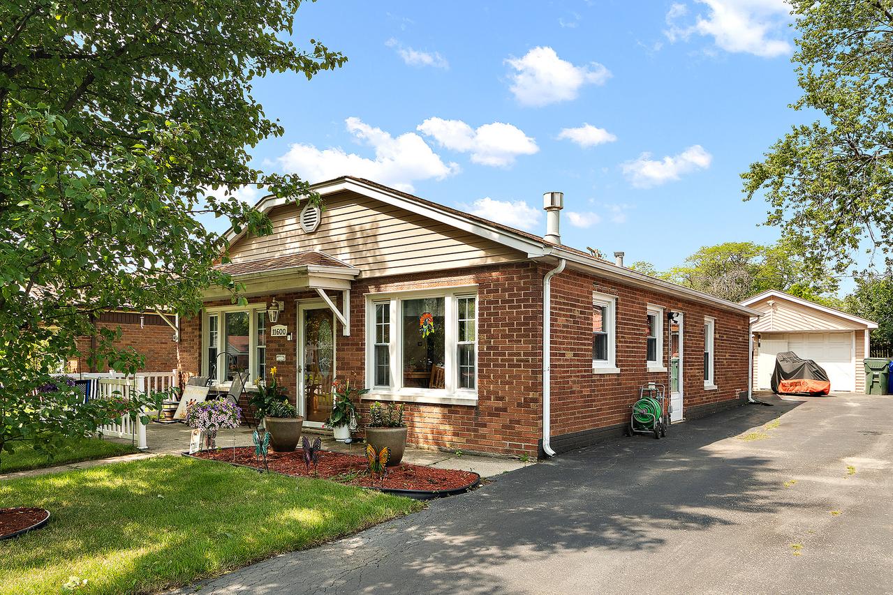 11600 S Sacramento Dr., Merrionette Park, IL 60803