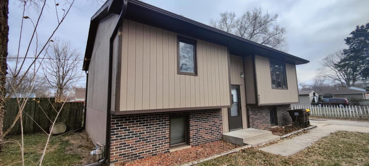 932 Colonial Dr., Machesney Park, IL 61115