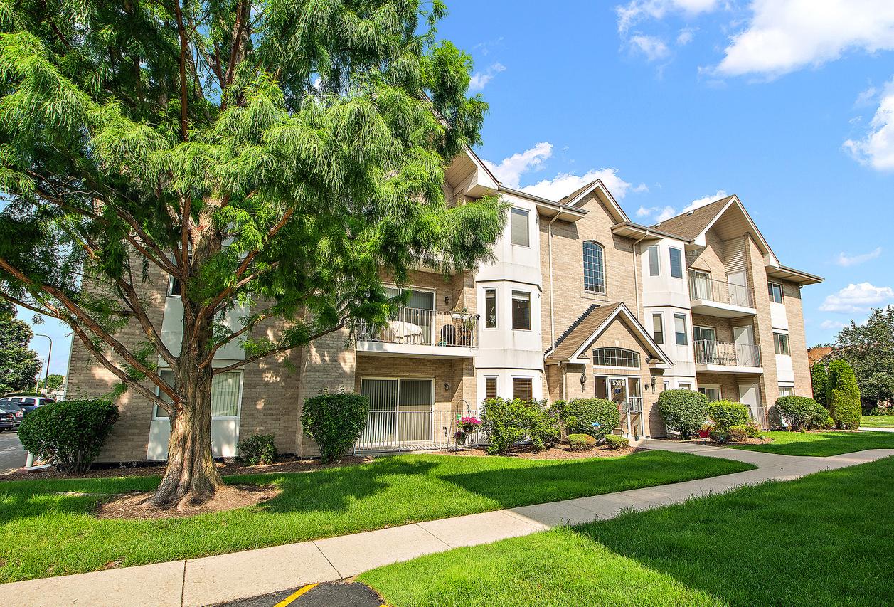 5311 W Mint Julip Dr. #301, Alsip, IL 60803
