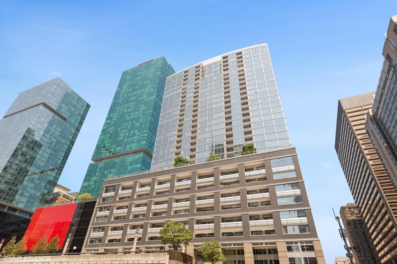 240 E Illinois St. #1009, Chicago, IL 60611