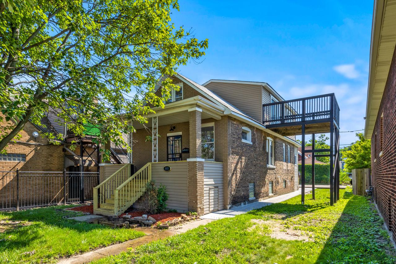 665 Wentworth Ave., Calumet City, IL 60409