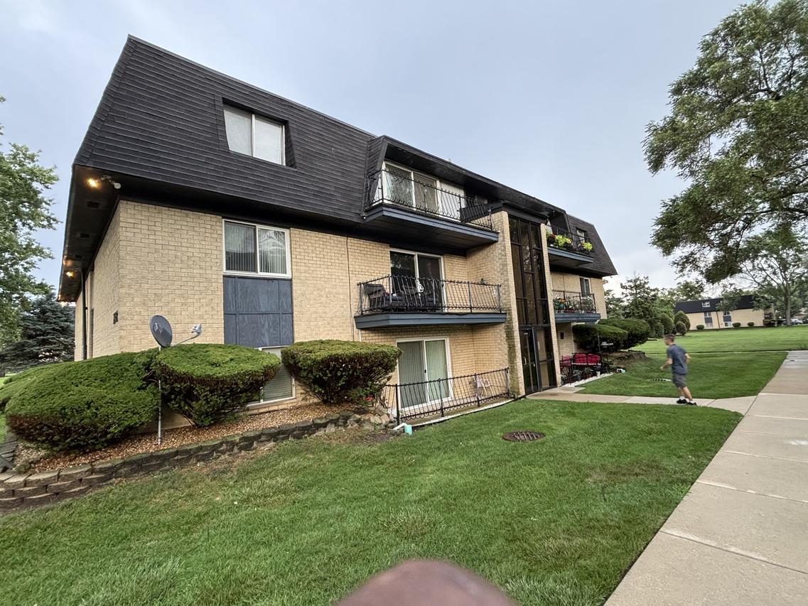 11102 S 84th Ave. #3B, Palos Hills, IL 60465