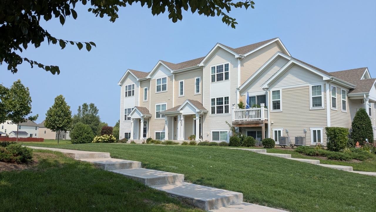 605 Berry Ridge Dr., Joliet, IL 60431