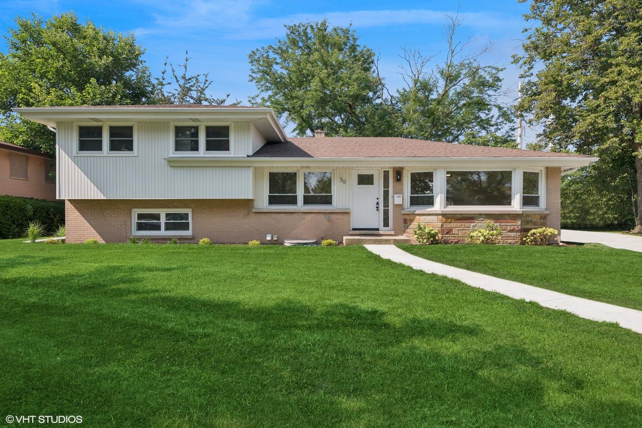 30 Crescent Dr., Glenview, IL 60025