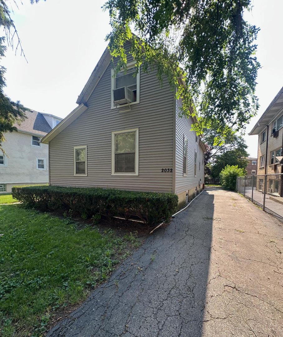 2032 N 18th Ave., Melrose Park, IL 60160