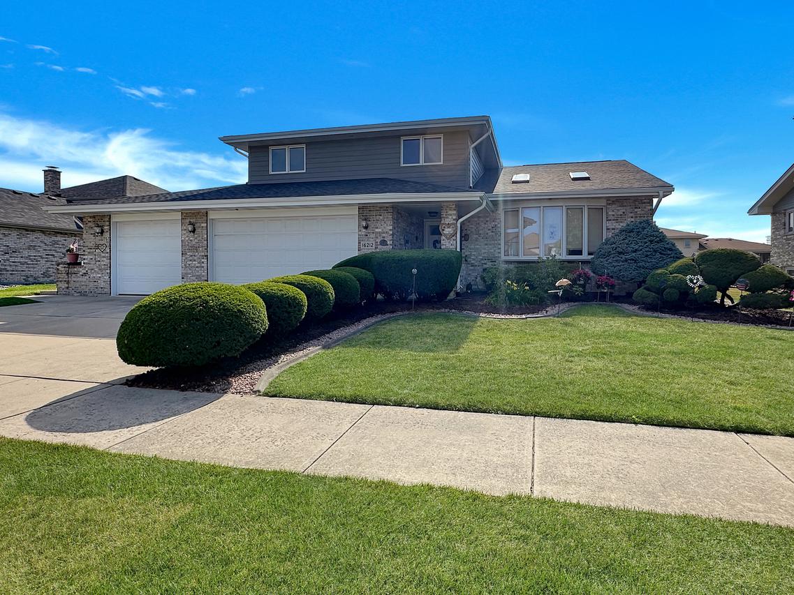 16212 Hamilton Ave., Tinley Park, IL 60477