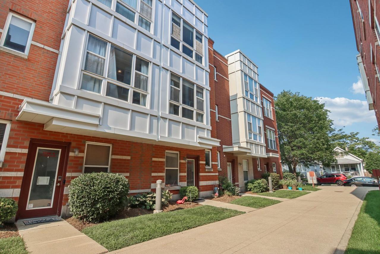 3244 N Kilbourn Ave. #3, Chicago, IL 60641