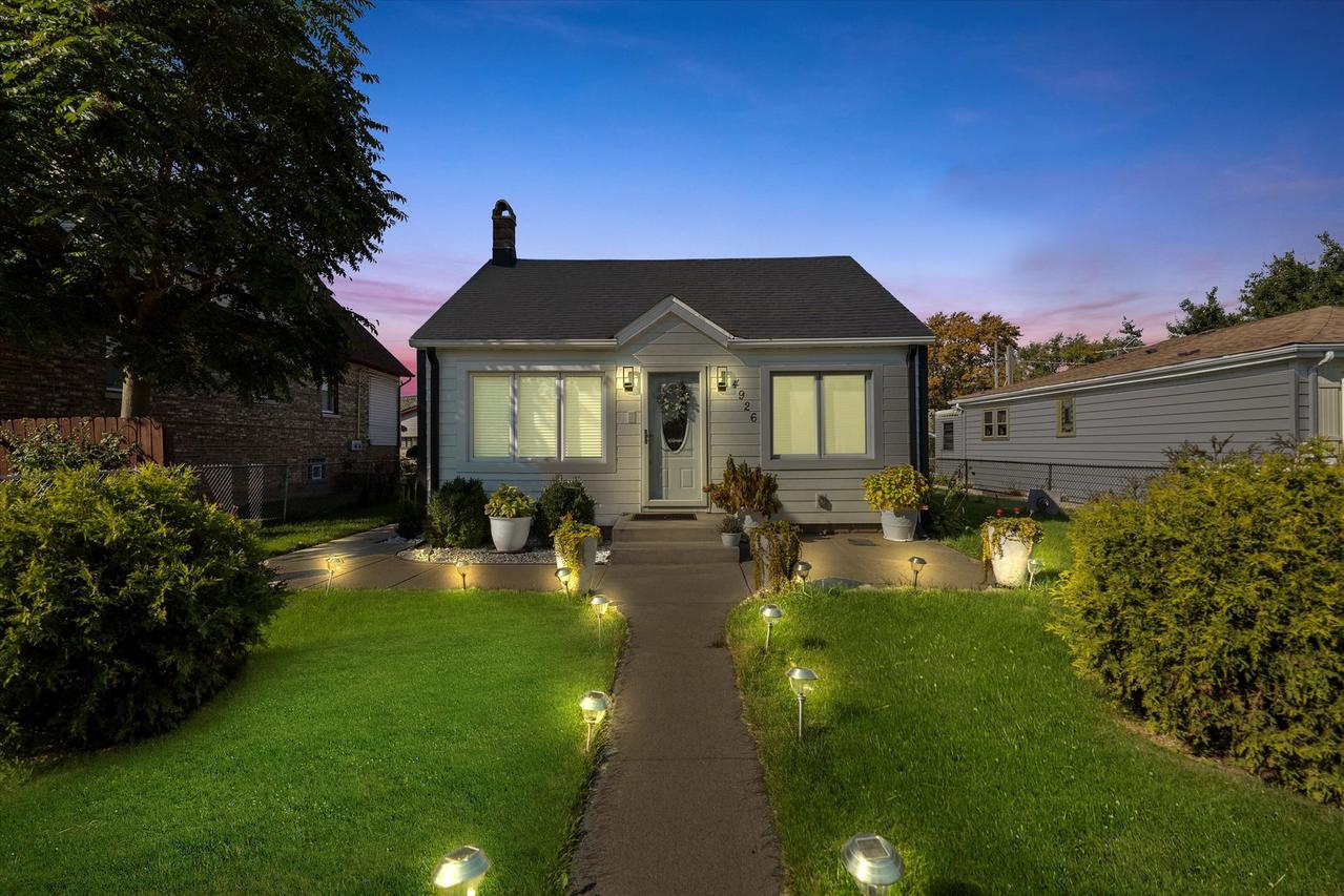 4926 S Lotus Ave., Chicago, IL 60638