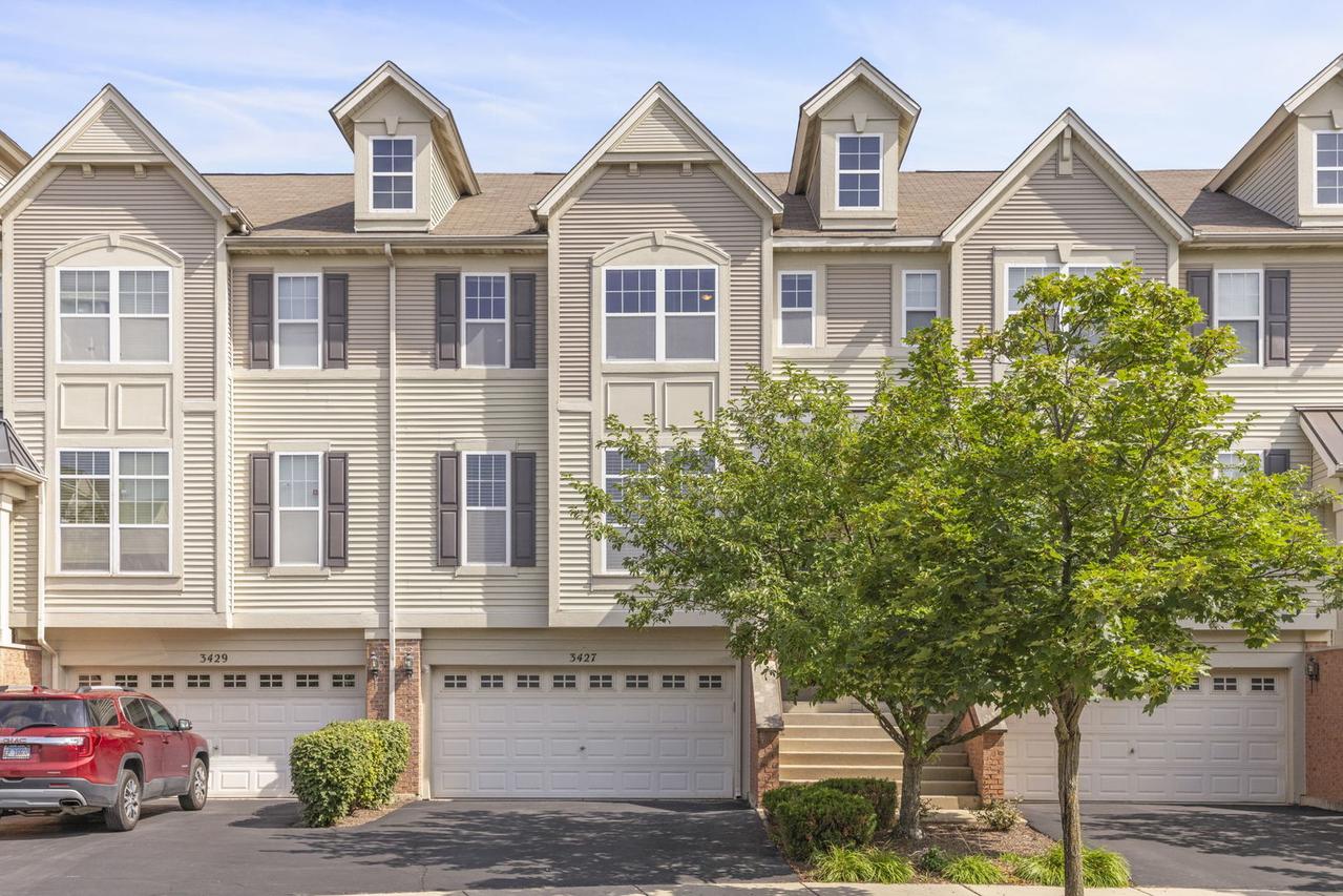 3427 Bradbury Cir., Aurora, IL 60504