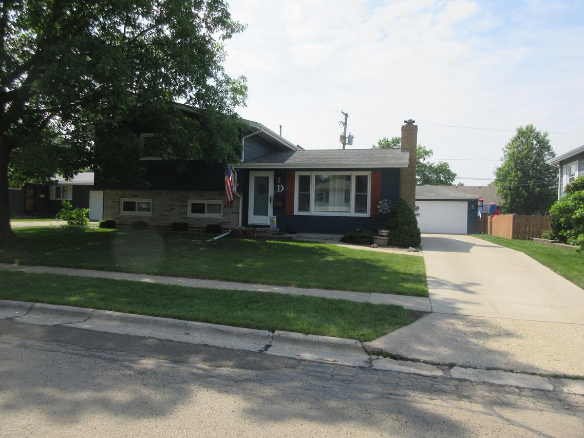 1503 E 18th St., Sterling, IL 61081