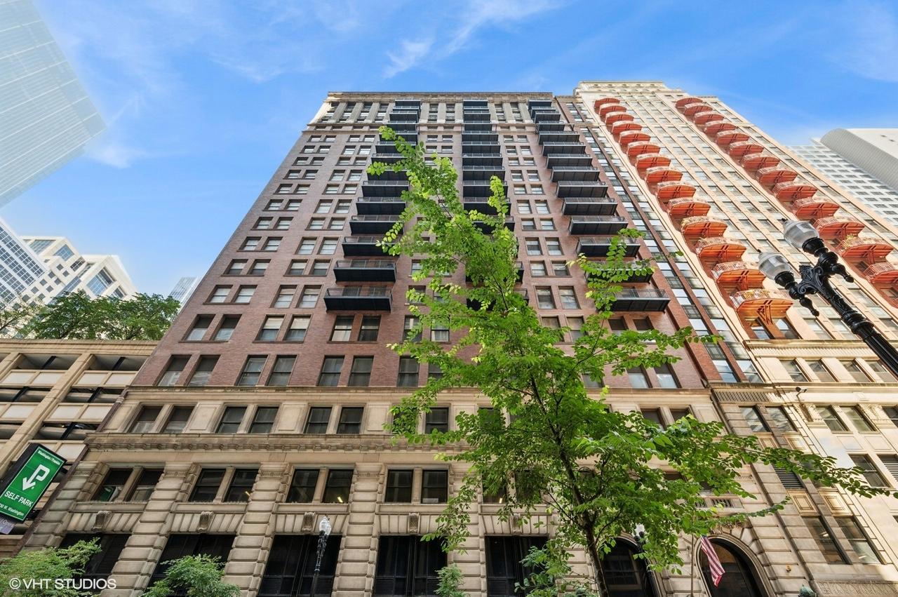 212 W Washington St. #1006, Chicago, IL 60606
