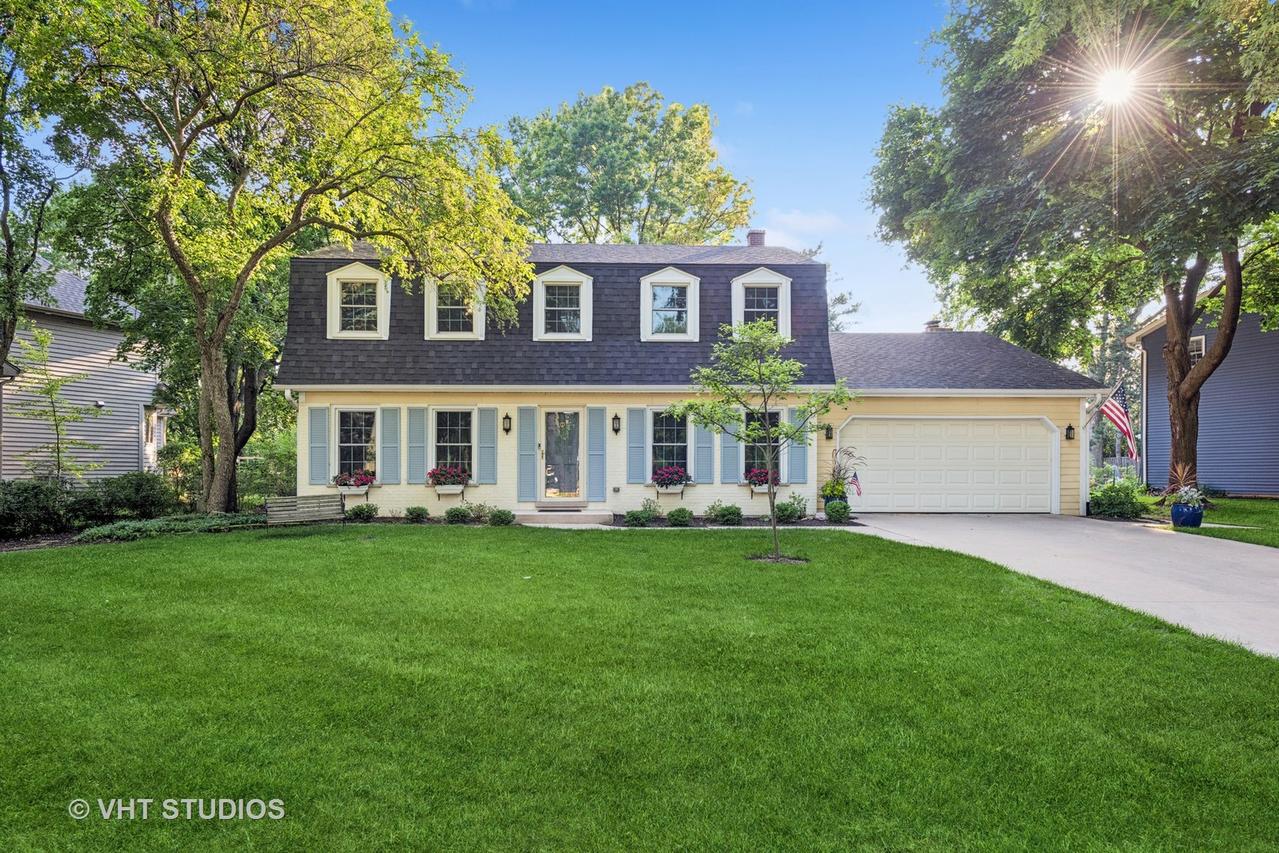 2S560 Seneca Dr., Wheaton, IL 60189