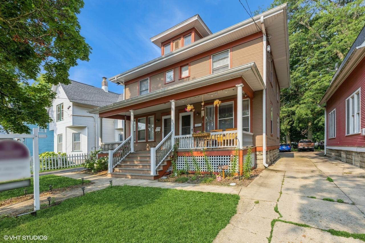 208-210-212 Blackhawk St., Aurora, IL 60506