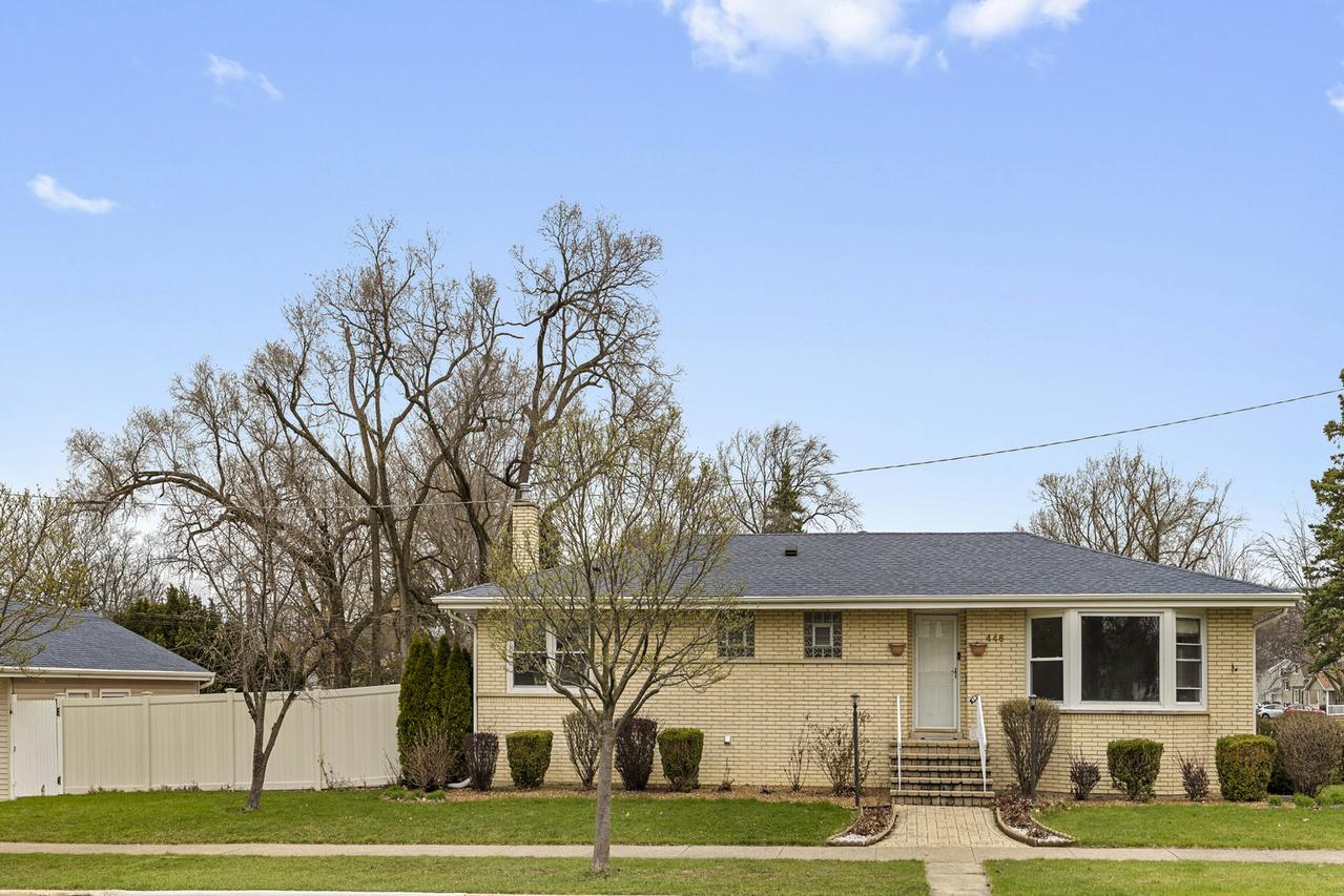 446 S Lodge Ln., Lombard, IL 60148