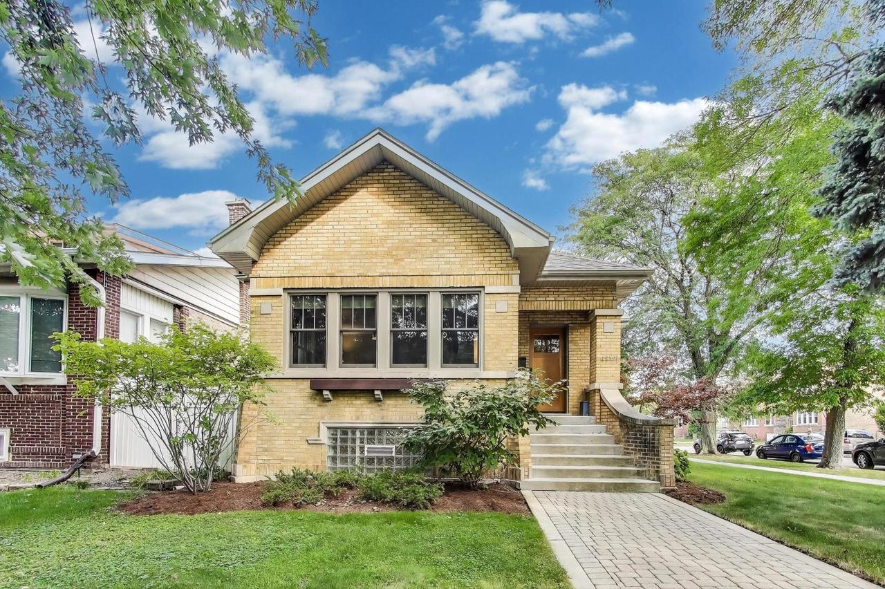 4501 N Lavergne Ave., Chicago, IL 60630
