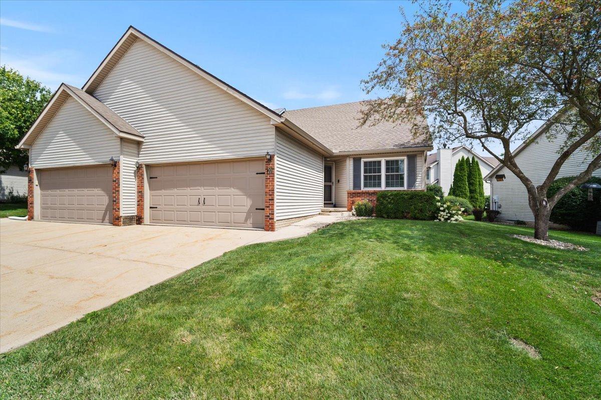 20 Crystal Ct., Bloomington, IL 61704