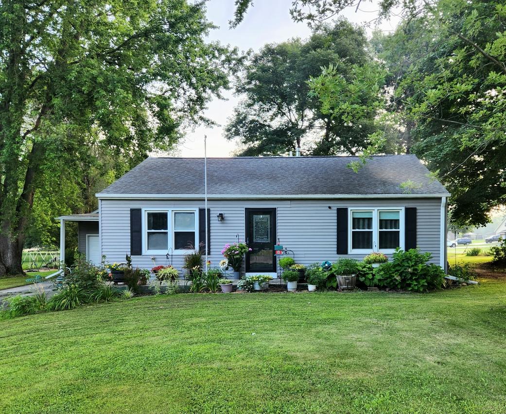 622 Woodlawn Dr., Prophetstown, IL 61277