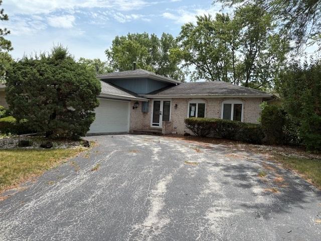 916 Patricia Ln., Crete, IL 60417