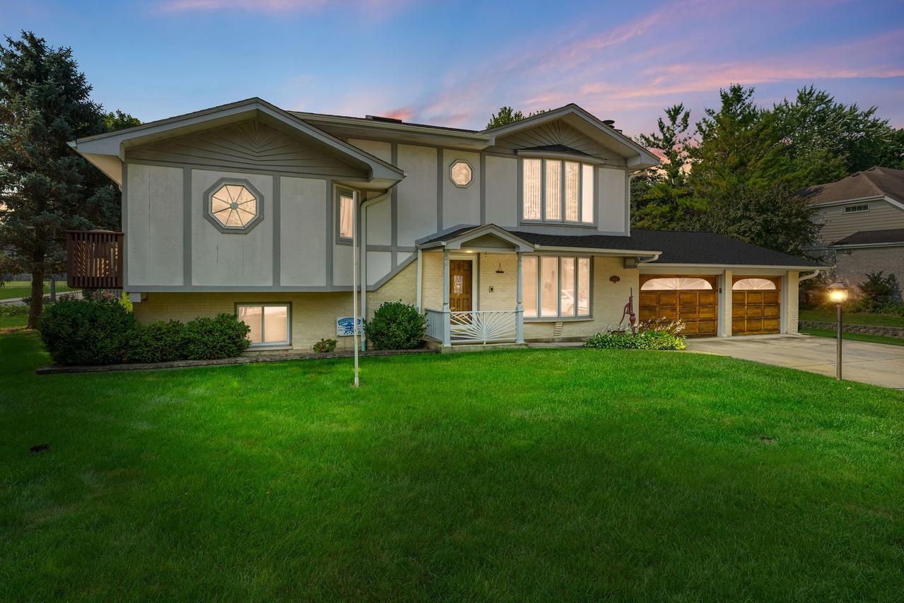 4901 Emerson Ave., Palatine, IL 60067