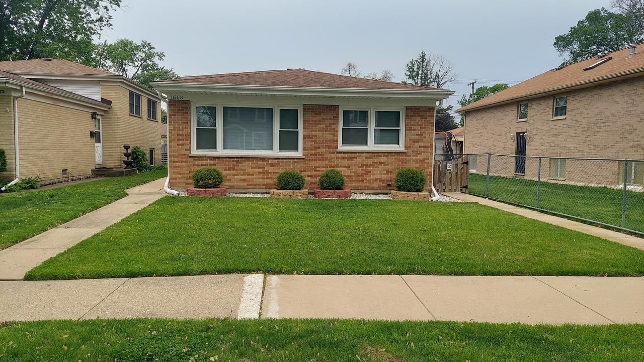 1668 S Cora St., Des Plaines, IL 60018