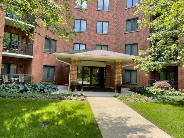 865 E 22nd St. #124, Lombard, IL 60148