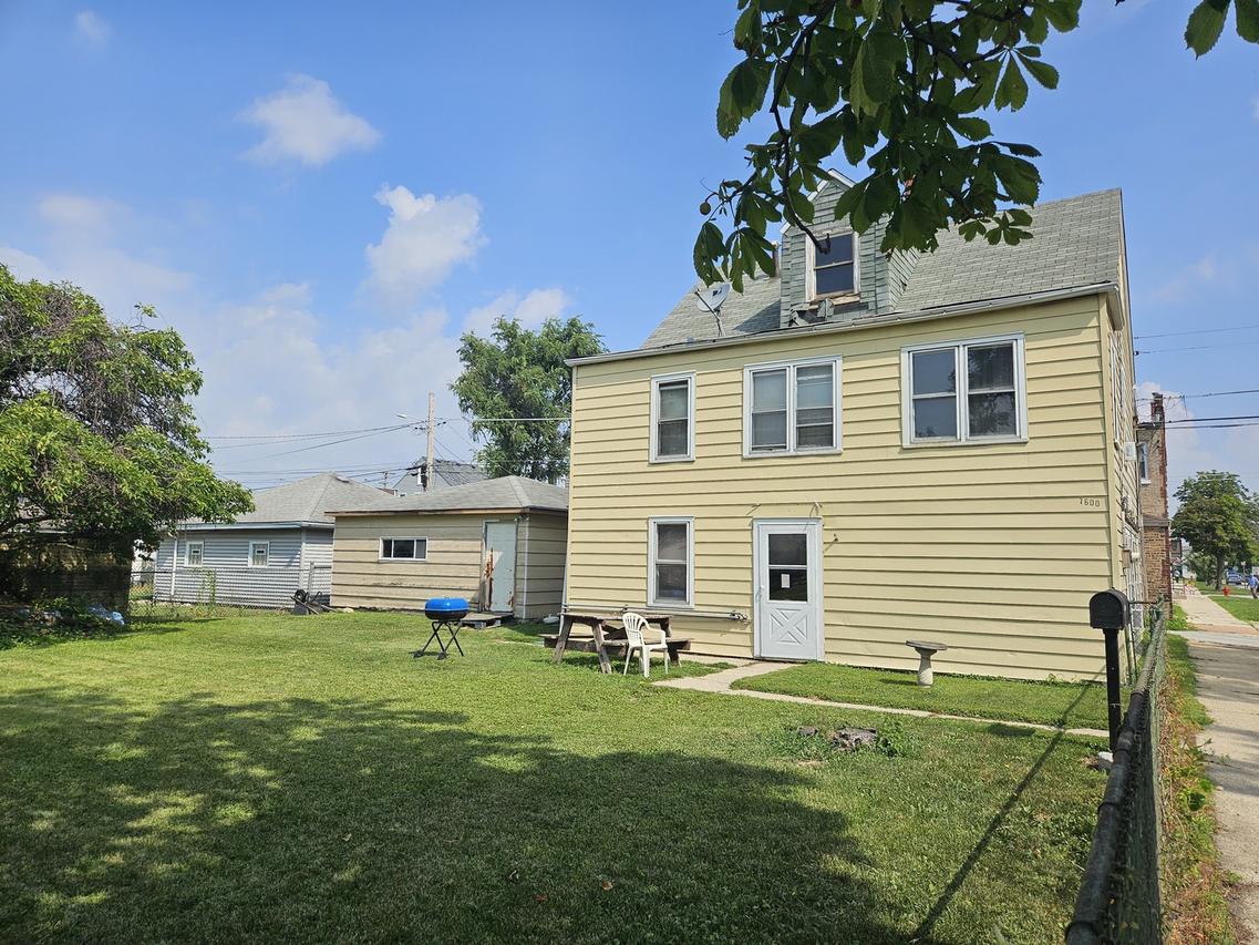 7600 W 61st St., Summit, IL 60501