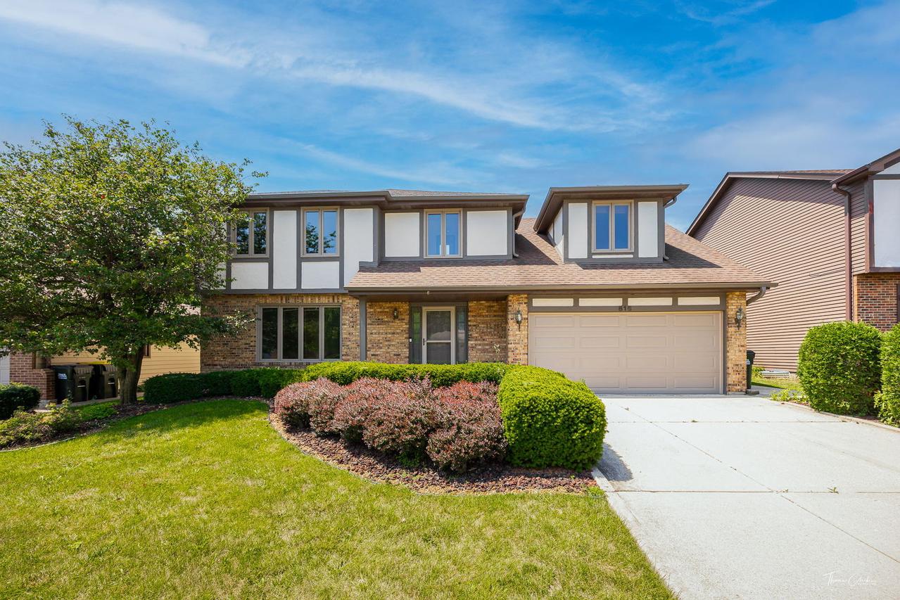 816 Heath Ln., Westmont, IL 60559
