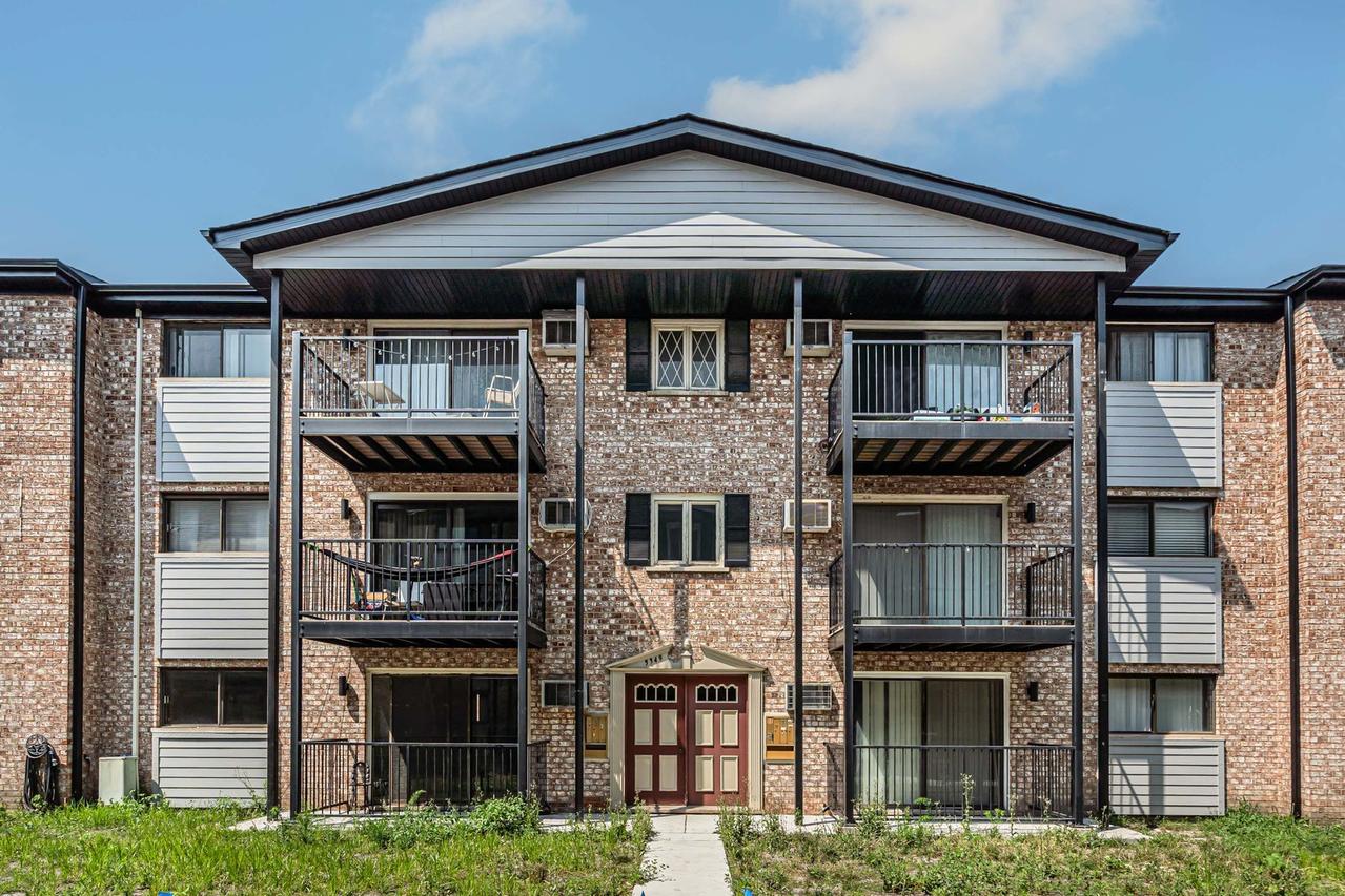 5349 N Delphia Ave. #250, Chicago, IL 60656