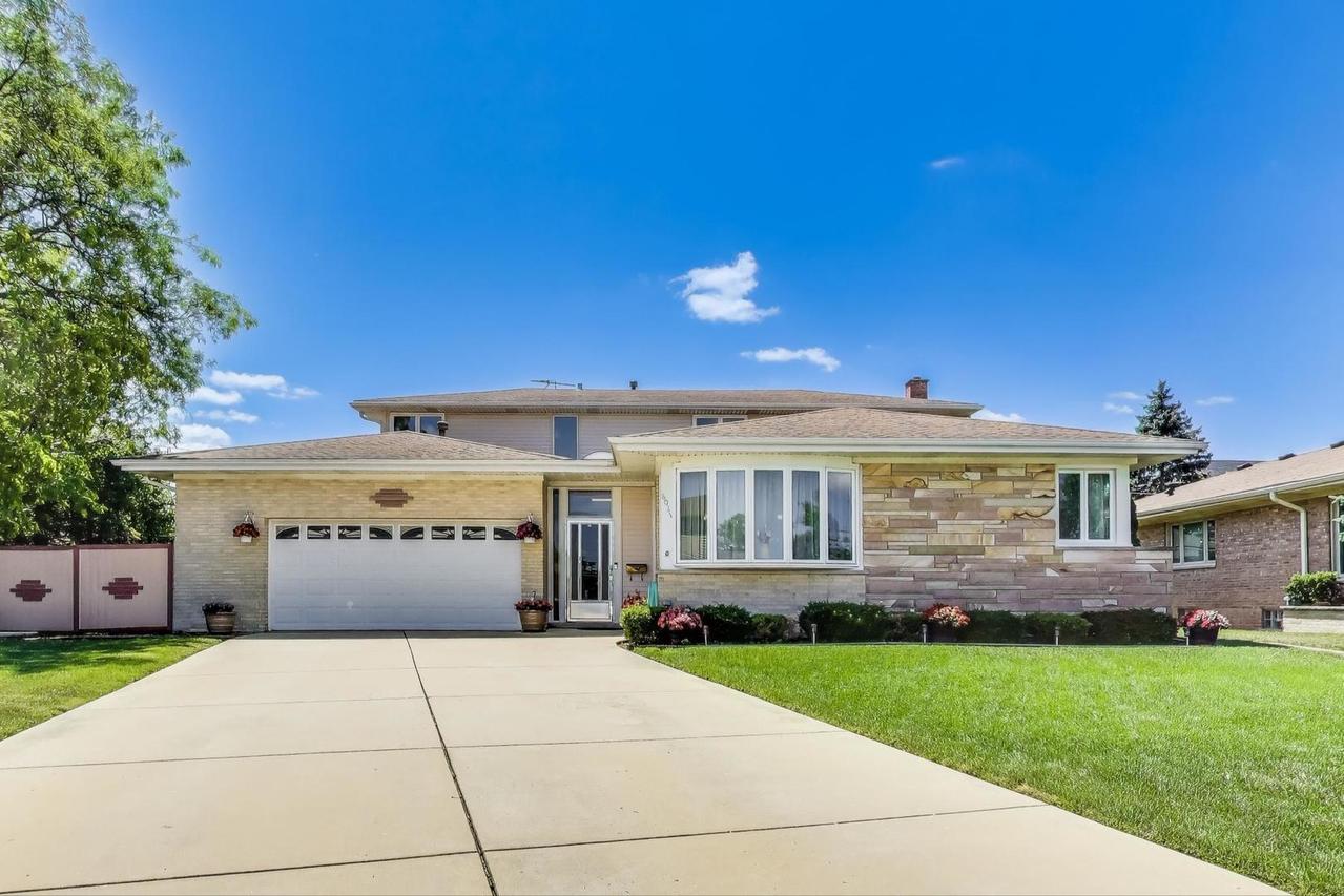 8021 W Rascher Ave., Norwood Park Township, IL 60656