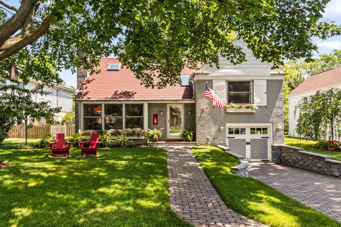 9 Williamsburg Ct., Evanston, IL 60203