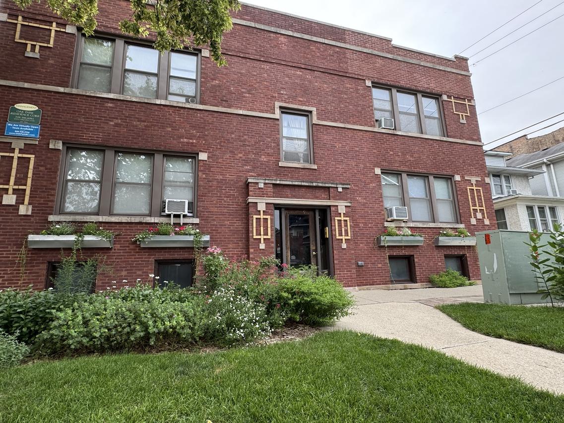 908 S Lombard Ave., Oak Park, IL 60304