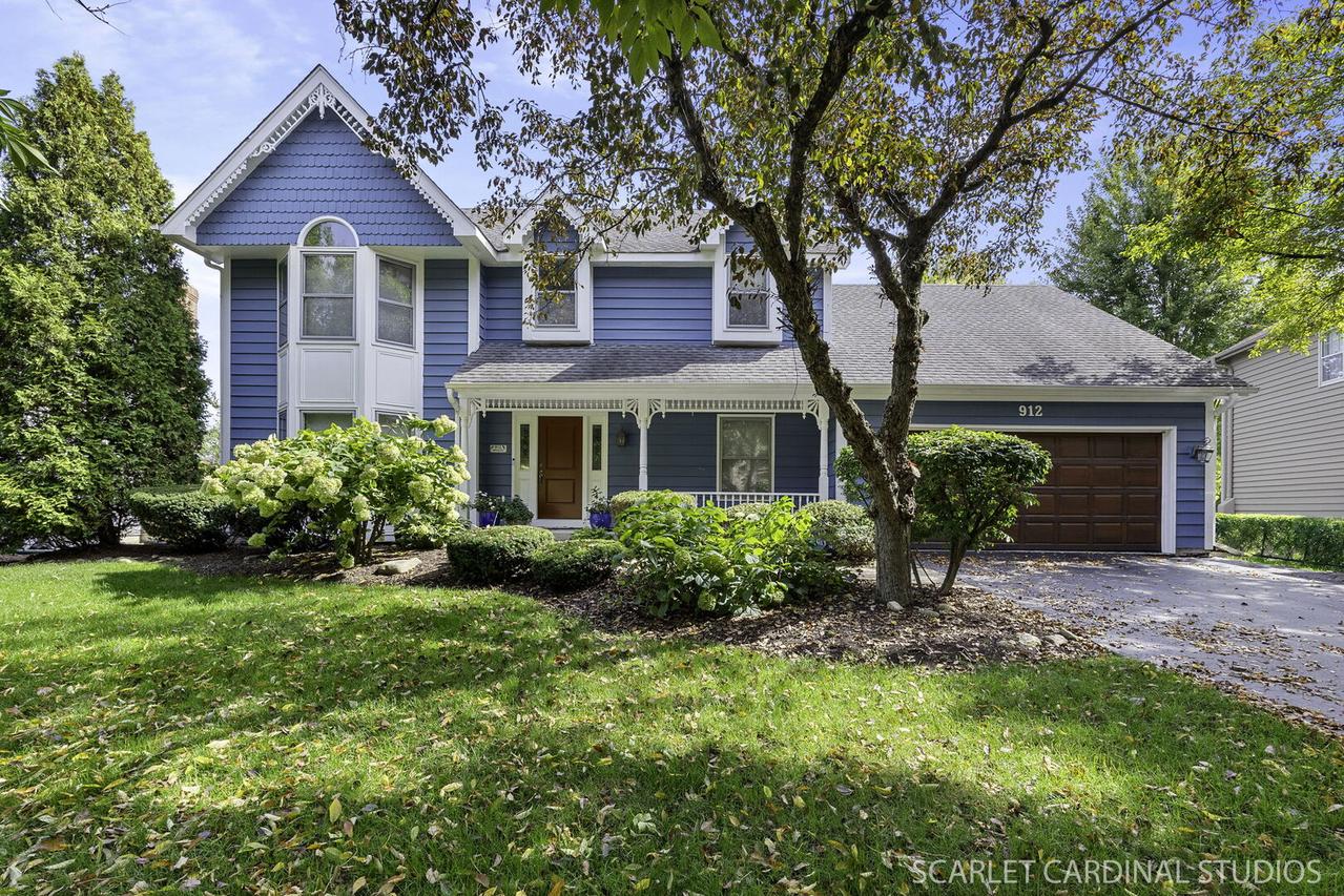 912 Sanctuary Ln., Naperville, IL 60540