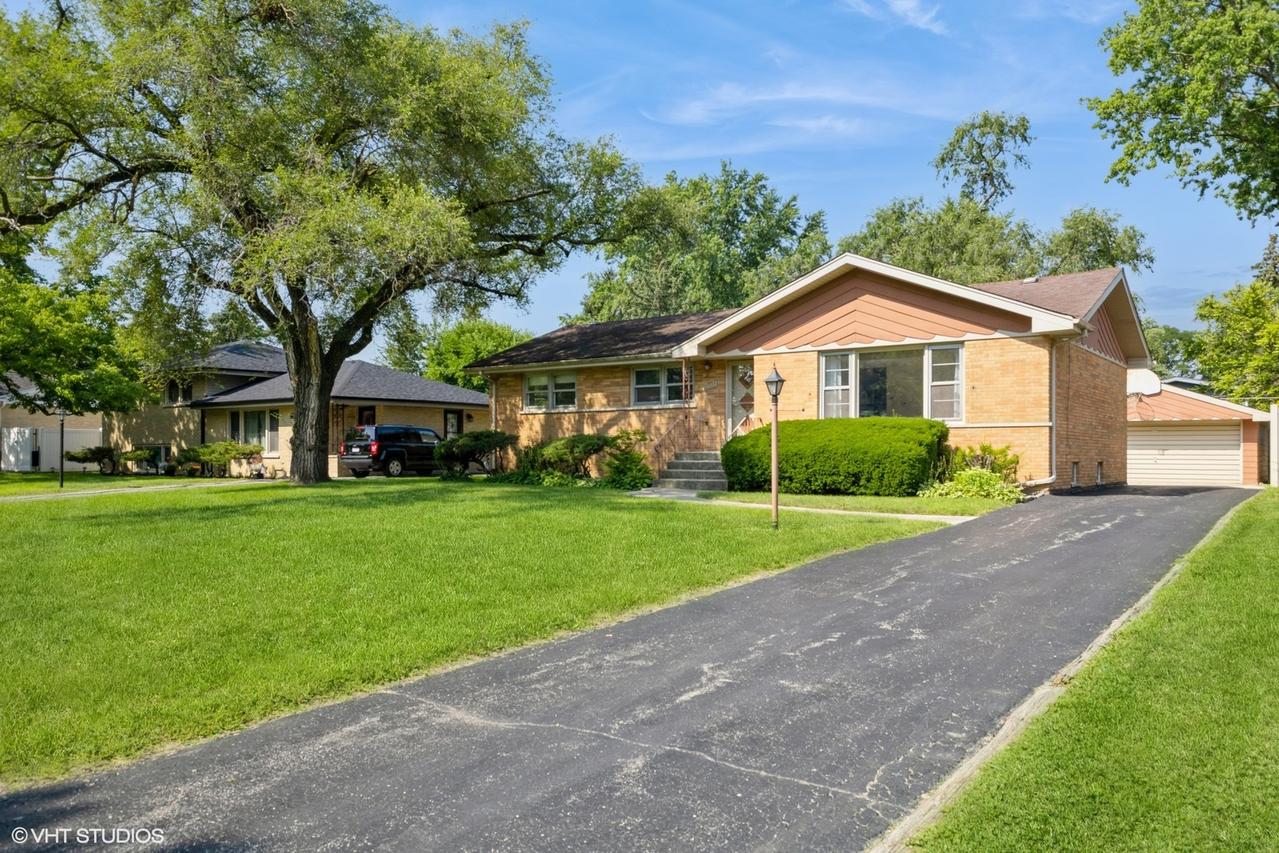12722 S 69th Ct., Palos Heights, IL 60463