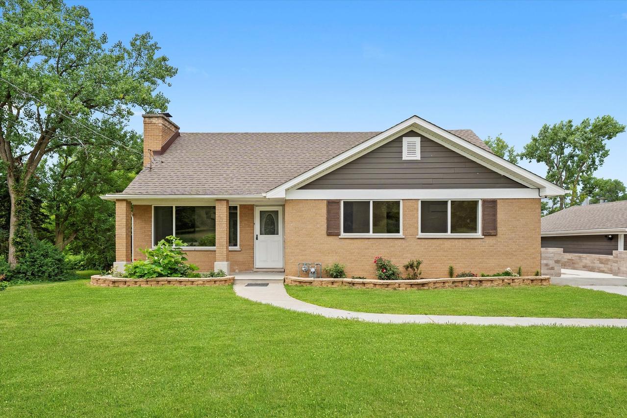 21122 S Hillside Rd., Frankfort, IL 60423